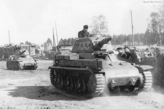 WW2 Panzer38 H 735 (f) 12mm image 0