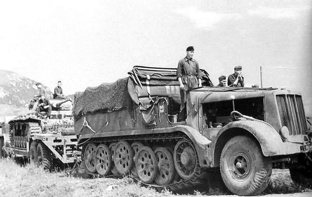 WW2 SdKfz 9 Famo Halftrack 06mm image 0